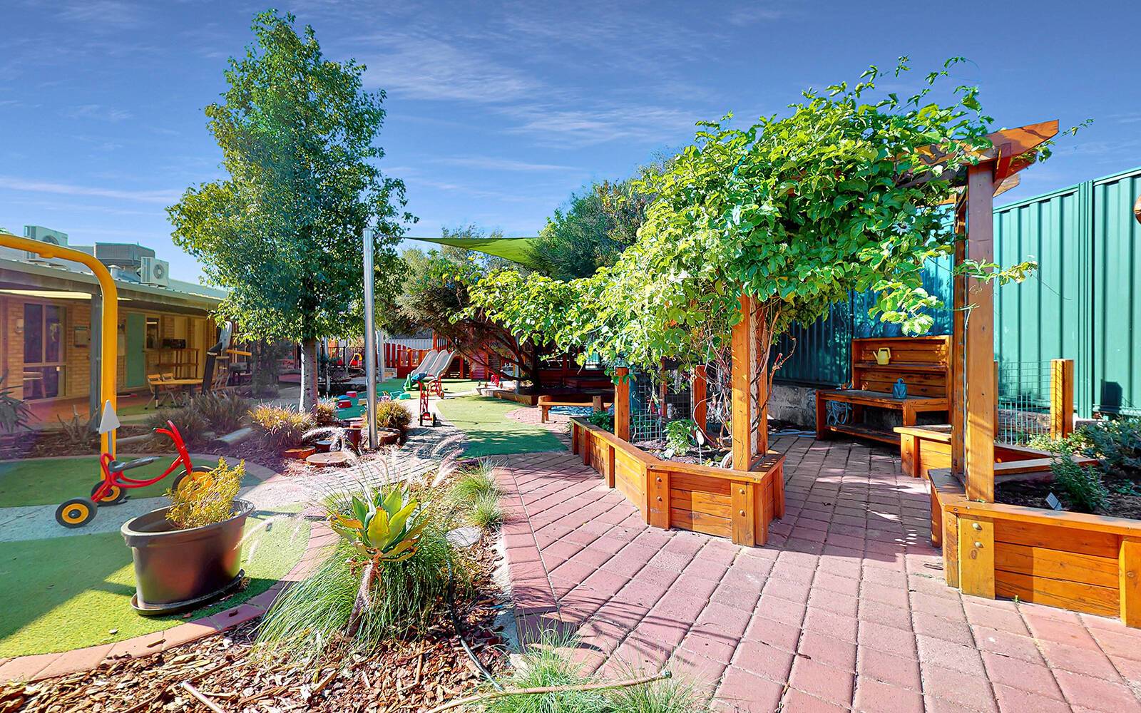 Busy Bees at Fremantle