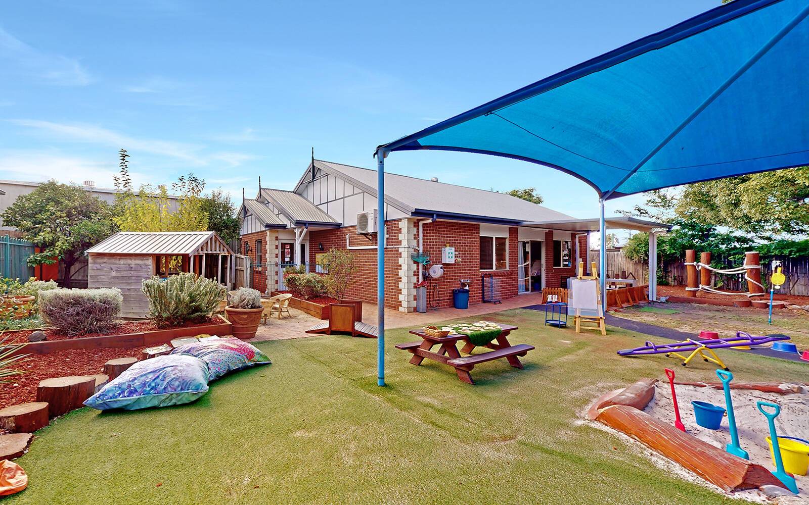 Busy Bees at Warwick