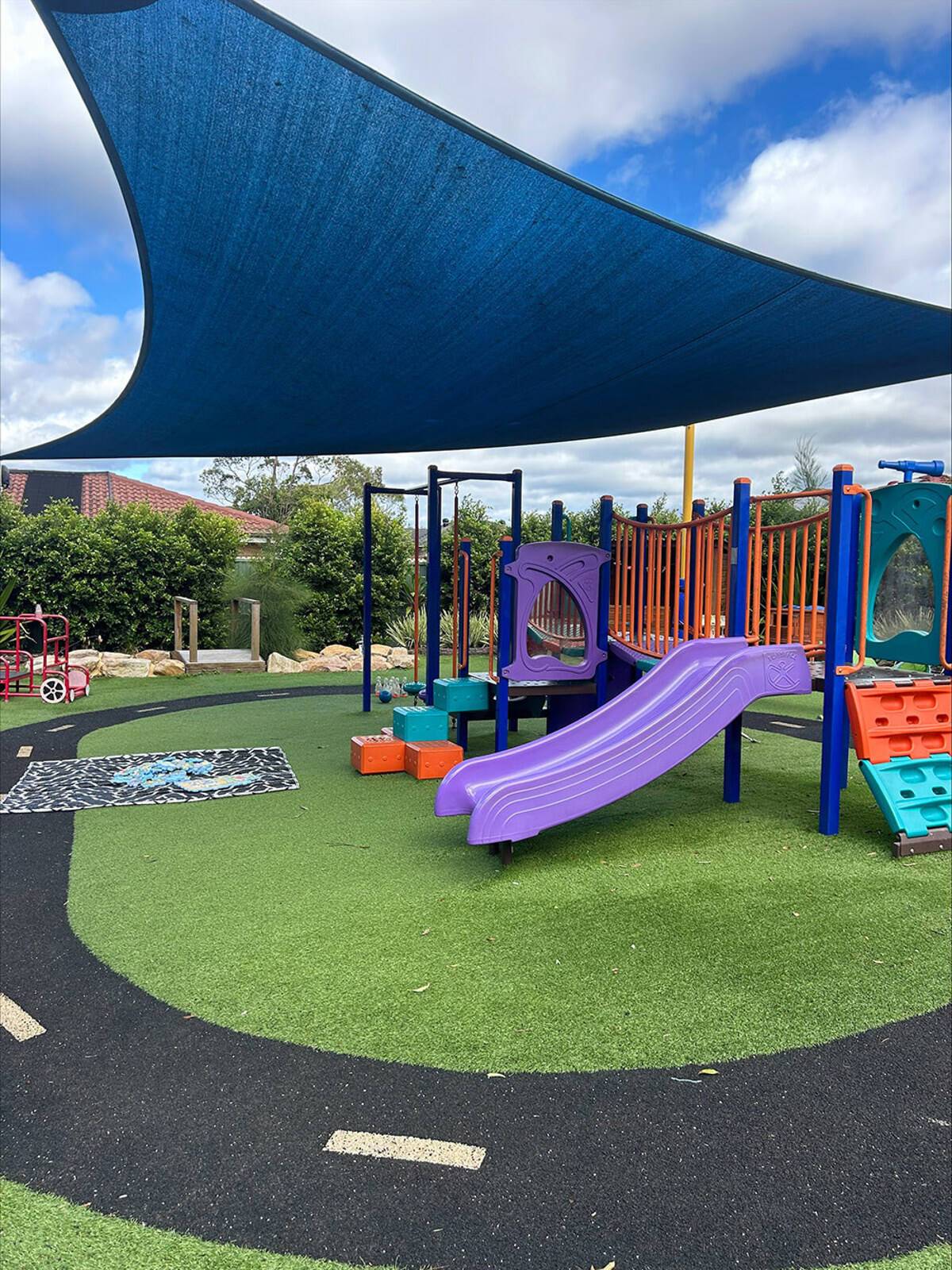 Three Little Bees Kindergarten