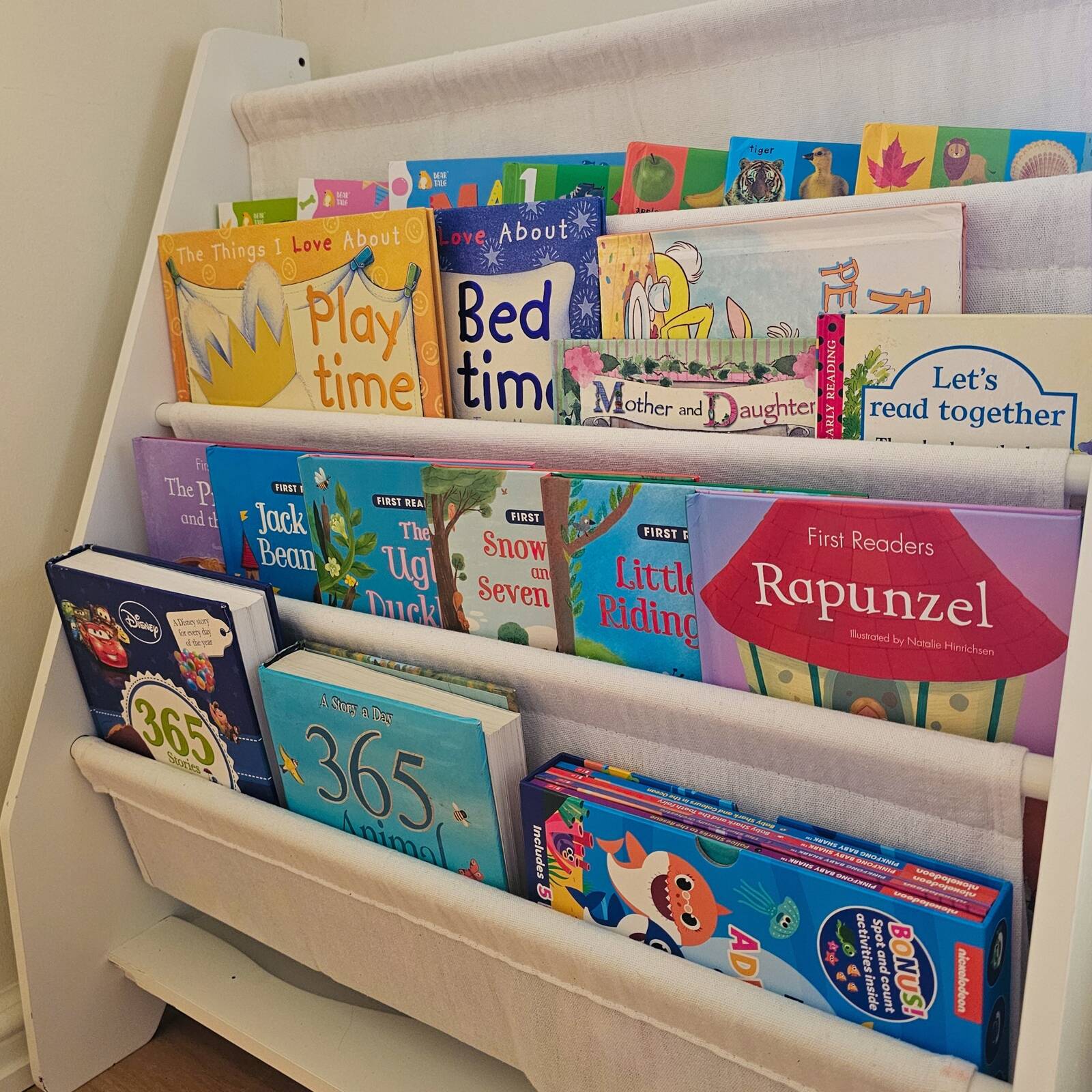 Little Hugs Family Day Care