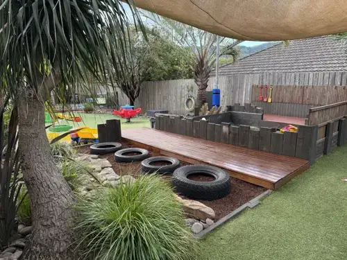 Holding Hands Early Learning 