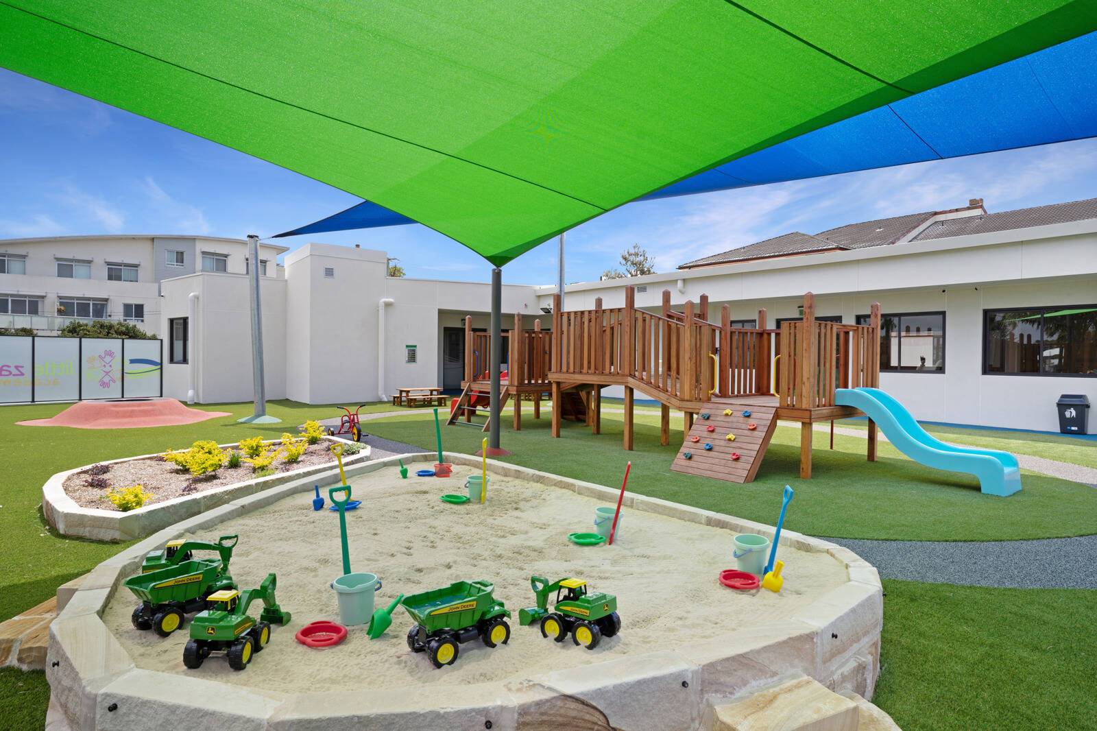 Little Zaks Academy The Entrance