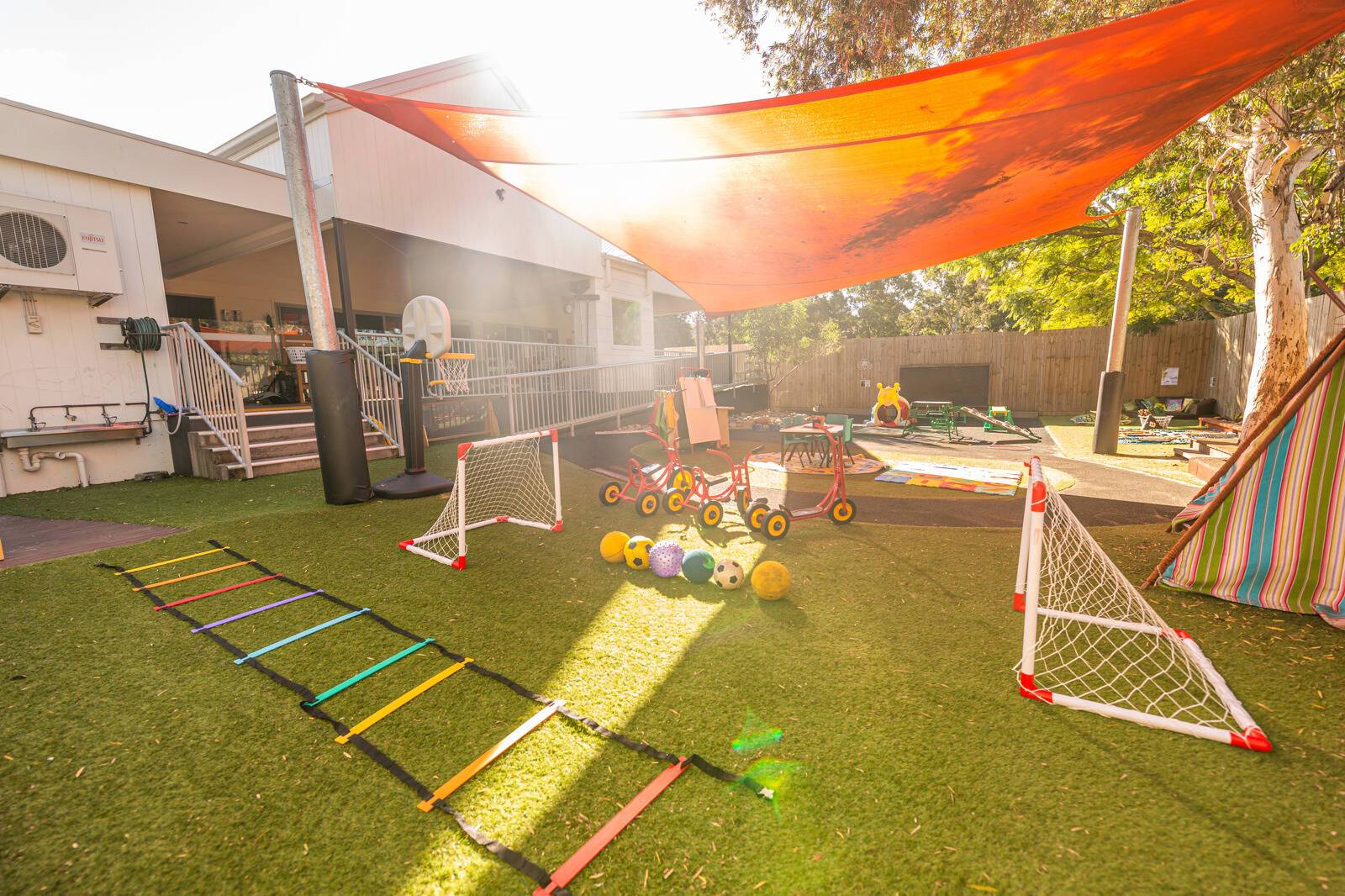 Little Peoples Early Learning Centre - Woonona