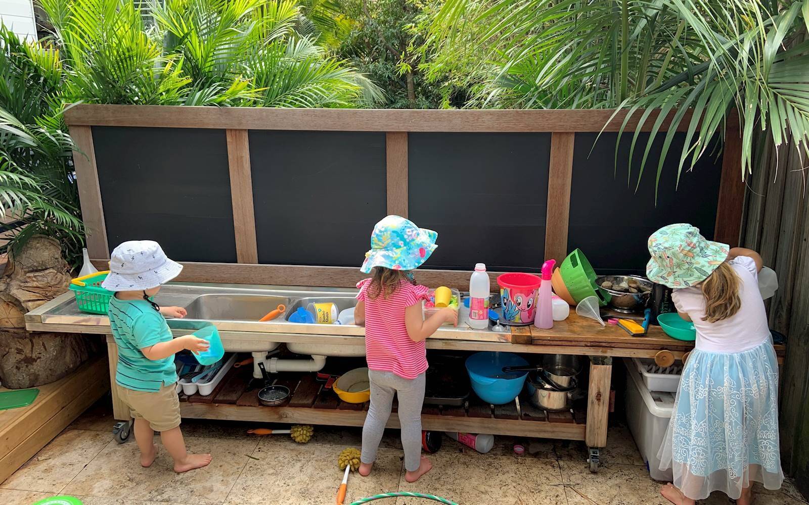 Little Friends & Me Family Day Care