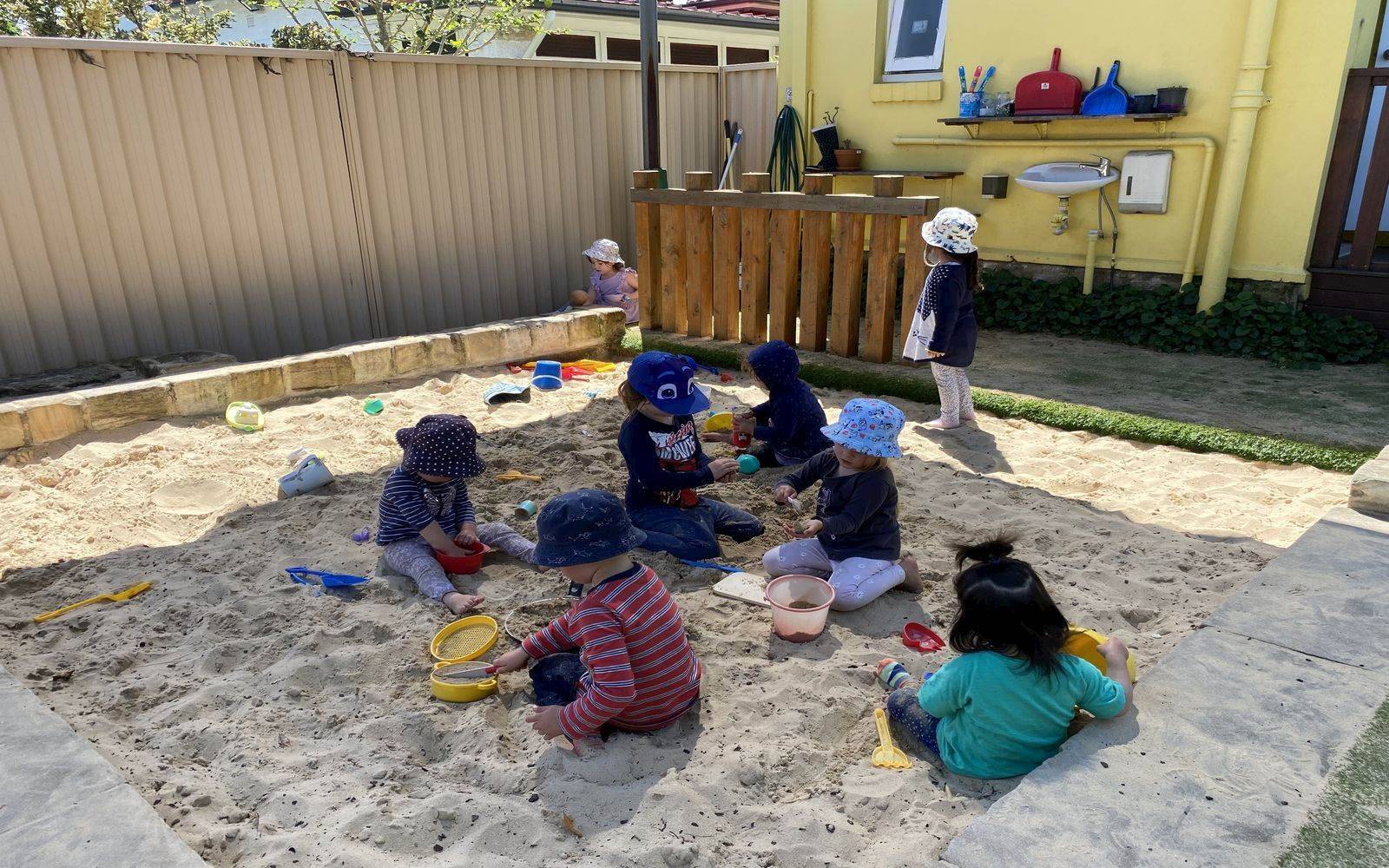 Bright Little Stars on Mowbray