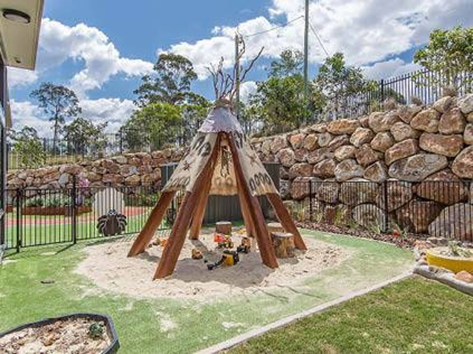 Carmichael Kids Child Care and Early Learning Centre