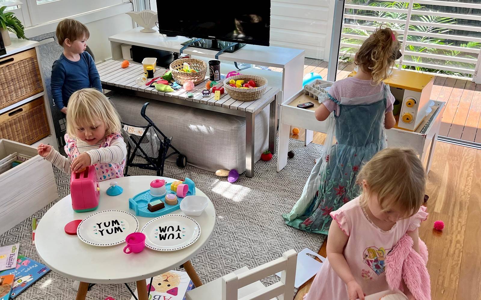 Little Friends & Me Family Day Care