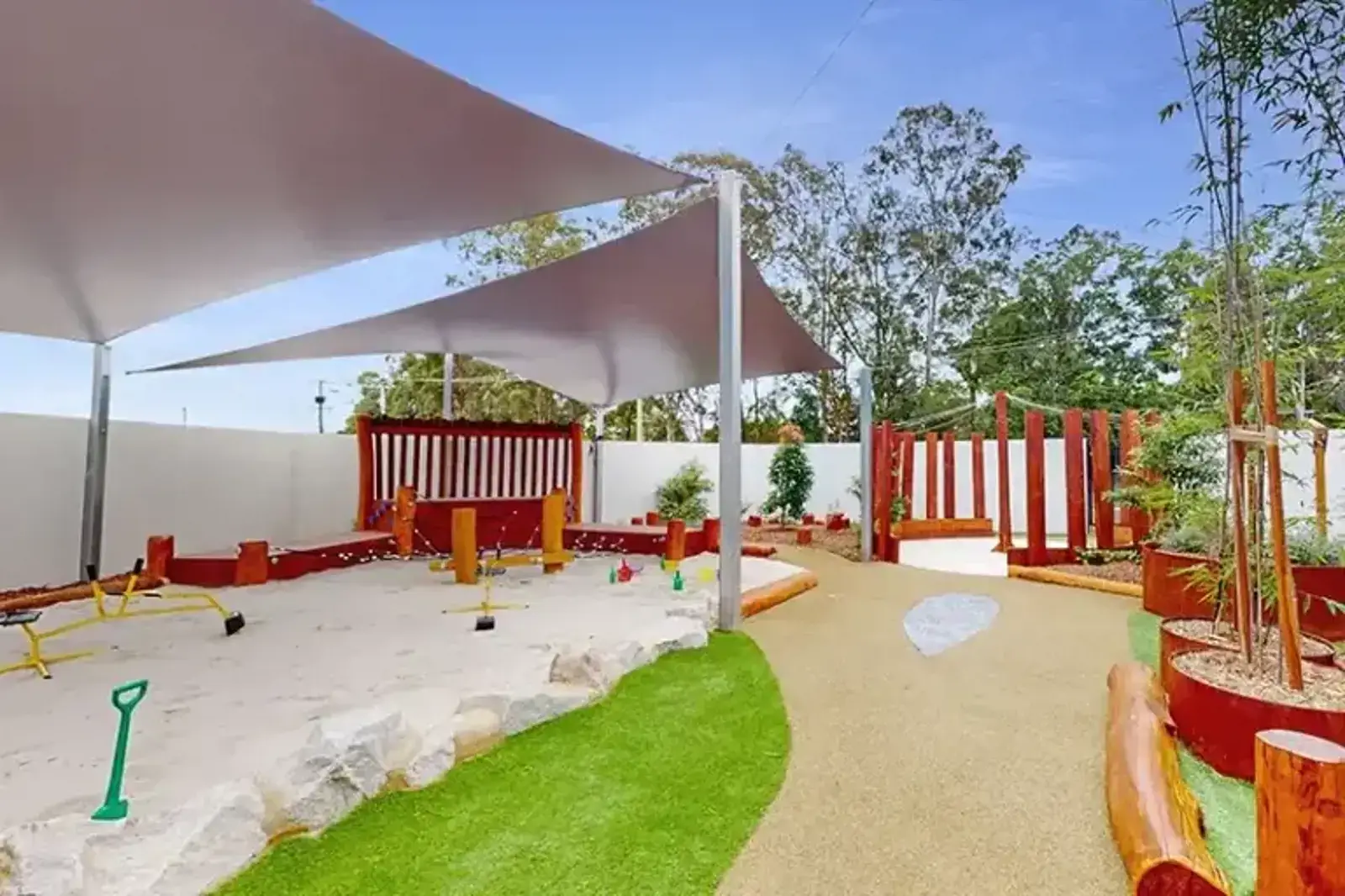 Busy Bees at Everton Hills